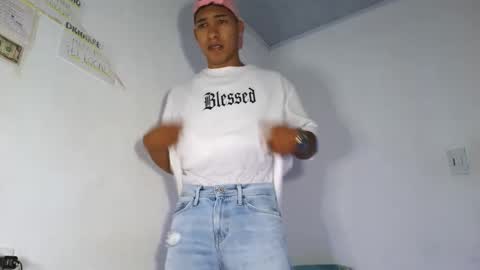 Snapshot of maximo_vega_new chatting on 23, 3, 2026 Maximo Aron Vega online show from 23, 3, 2026