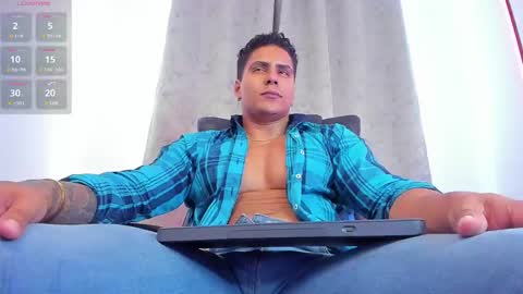 Snapshot of maximoscott_ chatting on 1, 2, 2025 Maximoscott online show from 1, 2, 2025