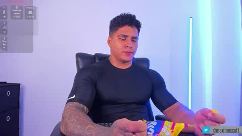 Snapshot of maximoscott_ chatting on 16, 2, 2025 Maximoscott online show from 16, 2, 2025