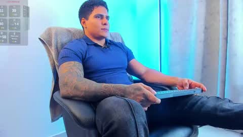 Snapshot of maximoscott_ chatting on 8, 3, 2025 Maximoscott online show from 8, 3, 2025