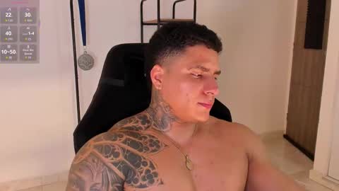 Snapshot of maximoscott_ chatting on 14, 9, 2025 Maximoscott online show from 14, 9, 2025