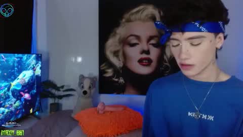 Snapshot of maxiy_001 chatting on 25, 11, 2025 Max online show from 25, 11, 2025