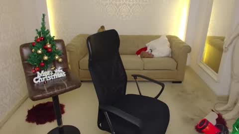 MaxKaiden online show from 14, 12, 2025