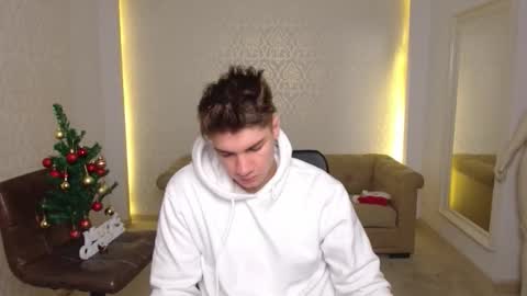 MaxKaiden online show from 22, 12, 2025