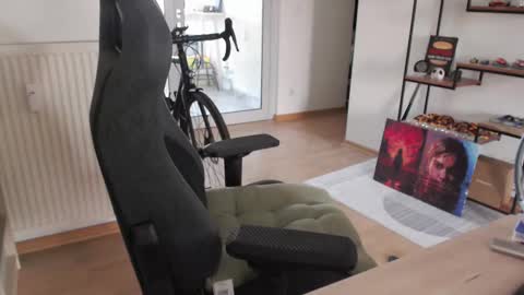 Max online show from 11, 1, 2025