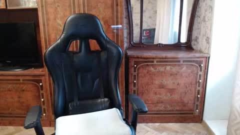 Snapshot of maxplay18 chatting on 4, 11, 2025 Max online show from 4, 11, 2025