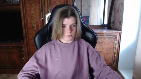 Snapshot of maxplay18 chatting on 18, 11, 2025 Max online show from 18, 11, 2025