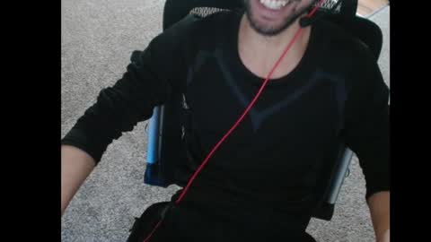 Snapshot of maxvirya3 chatting on 20, 12, 2025 max online show from 20, 12, 2025