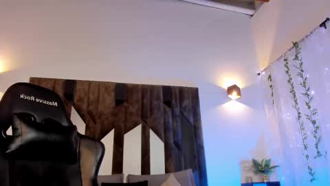 MAX online show from 21, 2, 2025