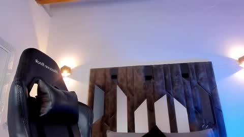 MAX online show from 23, 2, 2025