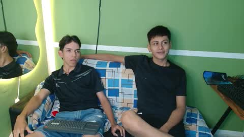 Snapshot of maxx_dick chatting on 13, 11, 2025 maxx_dick online show from 13, 11, 2025