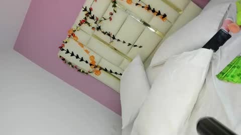 Snapshot of maxxine_vx chatting on 29, 10, 2025 Valentina online show from 29, 10, 2025