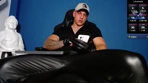 Snapshot of maxxxpowerful chatting on 24, 10, 2025 maxxxpowerful online show from 24, 10, 2025