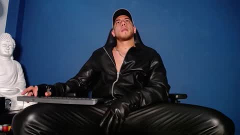 Snapshot of maxxxpowerful chatting on 5, 11, 2025 maxxxpowerful online show from 5, 11, 2025