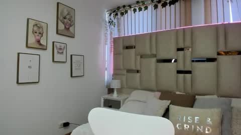 Mayajhons online show from 26, 2, 2026