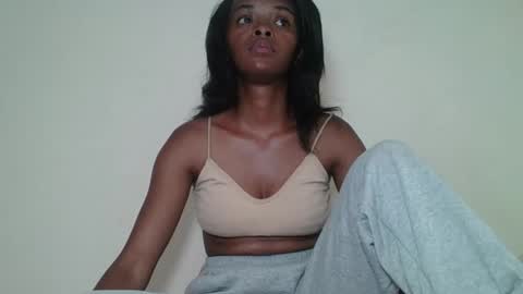 Snapshot of mayalabelle chatting on 7, 11, 2025 mayalabelle online show from 7, 11, 2025