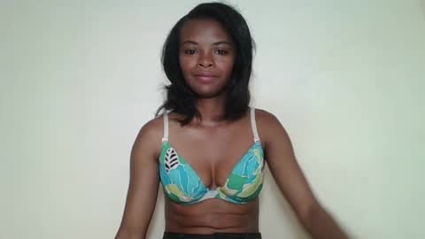 Snapshot of mayalabelle chatting on 13, 11, 2025 mayalabelle online show from 13, 11, 2025