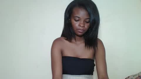 Snapshot of mayalabelle chatting on 14, 12, 2025 mayalabelle online show from 14, 12, 2025