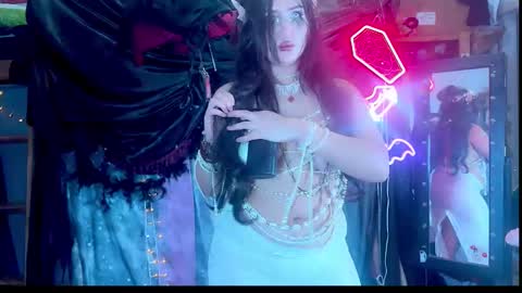 Snapshot of mayaloux chatting on 22, 11, 2025 Maya Loux online show from 22, 11, 2025