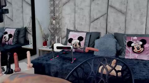 Nicolle Ruselle   Hello my lovely  schedule for great fun from  630 am and end 800 pm Colombian time I wait for you online show from 18, 11, 2025