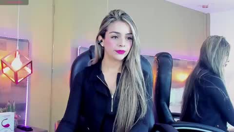 MaylinFox online show from 7, 1, 2025