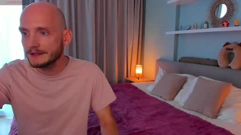 Snapshot of maypeach chatting on 8, 3, 2025 Angie Alex online show from 8, 3, 2025