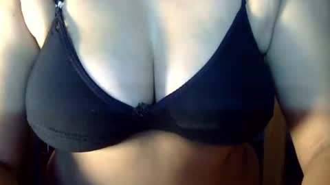Mayra online show from 4, 10, 2025