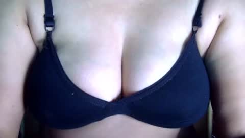 Mayra online show from 5, 10, 2025