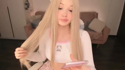 Snapshot of mayya_cuute chatting on 1, 2, 2026 Mila online show from 1, 2, 2026