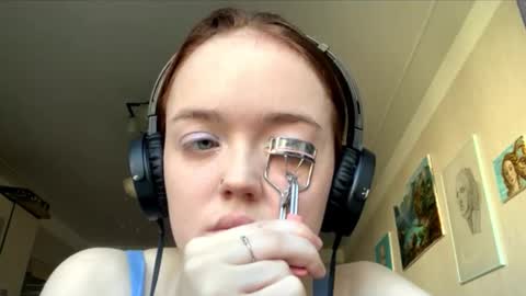 Hello Lisa here   Help me to make 50 thumbs up 333 online show from 8, 10, 2025