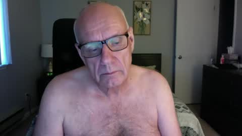 Snapshot of mclis60 chatting on 9, 10, 2025 mclis60 online show from 9, 10, 2025