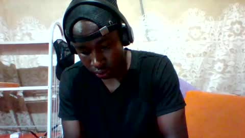 Snapshot of mclntz_bbc chatting on 24, 2, 2025 mclntz_bbc online show from 24, 2, 2025