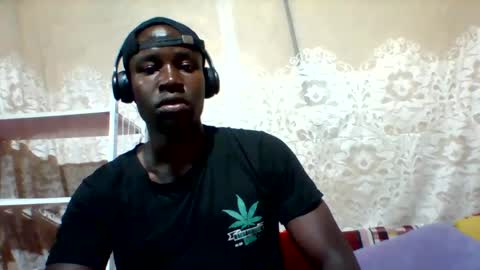 Snapshot of mclntz_bbc chatting on 6, 3, 2025 mclntz_bbc online show from 6, 3, 2025