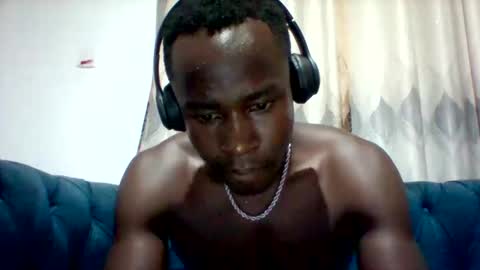 Snapshot of mclntz_bbc chatting on 6, 10, 2025 mclntz_bbc online show from 6, 10, 2025