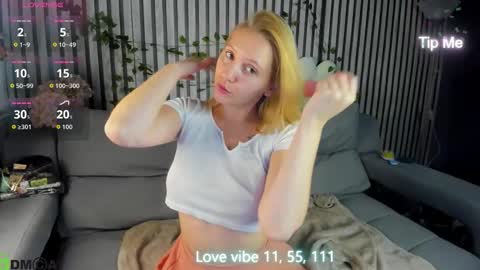 Snapshot of me1issa_bell chatting on 4, 3, 2026 Melissa online show from 4, 3, 2026