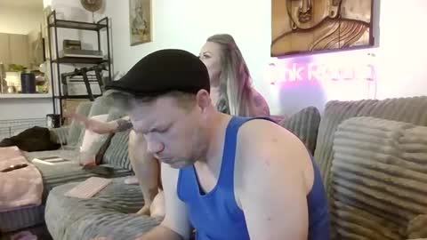 Snapshot of me2283 chatting on 28, 2, 2025 me2283 online show from 28, 2, 2025