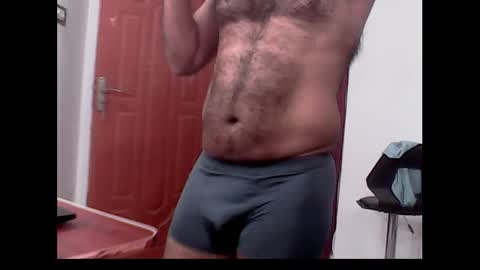 Snapshot of me_hai12 chatting on 12, 12, 2024 me_hai12 online show from 12, 12, 2024