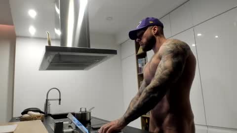 Snapshot of mealphamale chatting on 12, 12, 2024 Alpha Male online show from 12, 12, 2024