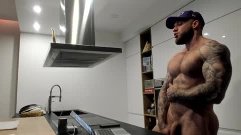 Snapshot of mealphamale chatting on 18, 12, 2024 Alpha Male online show from 18, 12, 2024