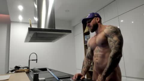 Snapshot of mealphamale chatting on 22, 1, 2025 Alpha Male online show from 22, 1, 2025