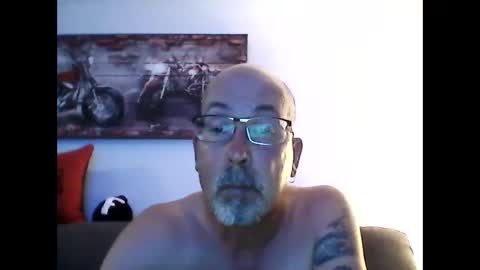 me at home online show from 27, 9, 2025