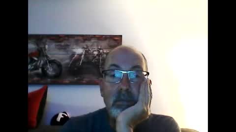 me at home online show from 8, 10, 2025