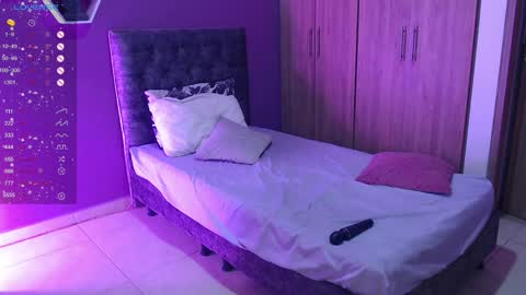 medelyn  Instagram mady evans13 online show from 21, 12, 2024