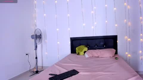 medussa13 online show from 5, 3, 2025