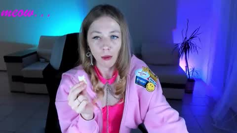 Snapshot of meeeeeow08 chatting on 15, 10, 2025 Sweet Meow nonude online show from 15, 10, 2025