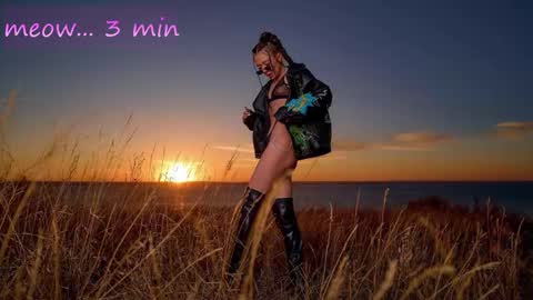 Snapshot of meeeeeow08 chatting on 27, 10, 2025 Sweet Meow nonude online show from 27, 10, 2025