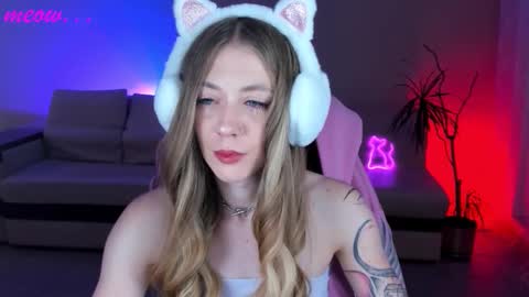 Snapshot of meeeeeow08 chatting on 21, 11, 2025 Sweet Meow nonude online show from 21, 11, 2025