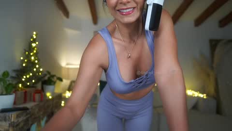 Andrea  online show from 8, 12, 2024