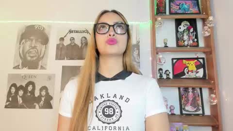 Snapshot of meeowlody chatting on 13, 9, 2025 Emily online show from 13, 9, 2025