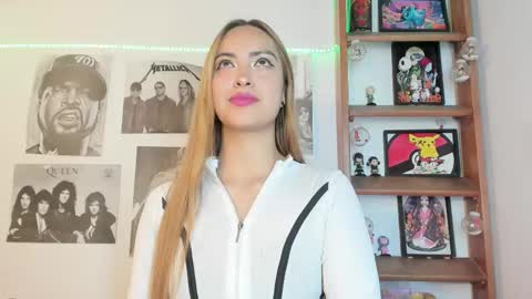 Snapshot of meeowlody chatting on 29, 9, 2025 Emily online show from 29, 9, 2025